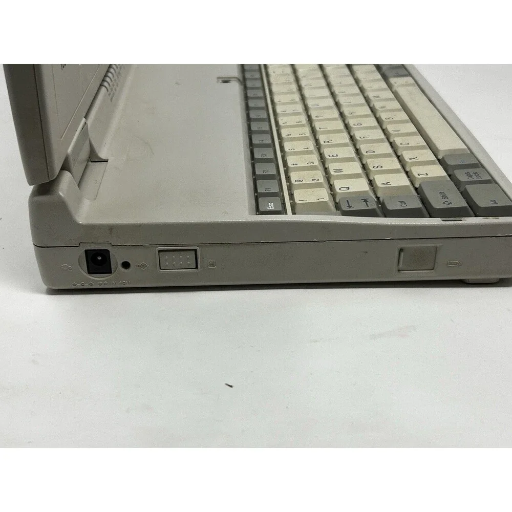Toshiba Satellite T1950CT/200 1995 Laptop & Accessories